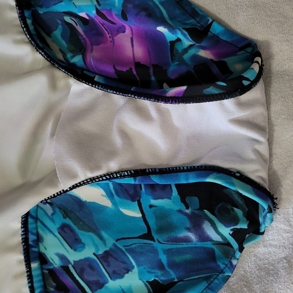 Catalina Suddenly Slim One Piece Swimsuit  Size 4/6 - Picture 6 of 10